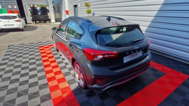 Ford Focus image 2