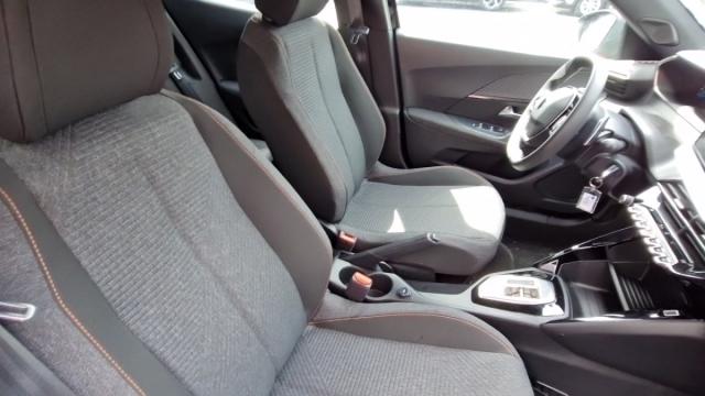 Peugeot 2008 image 2