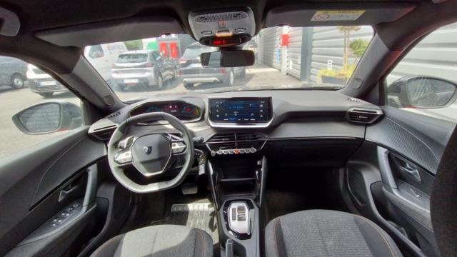 Peugeot 2008 image 8