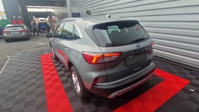 Ford Kuga image 3