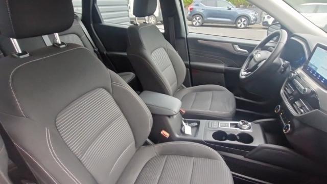 Ford Kuga image 5