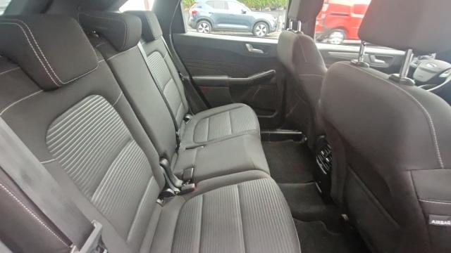 Ford Kuga image 9