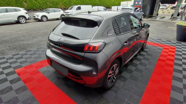 Peugeot 208 image 6
