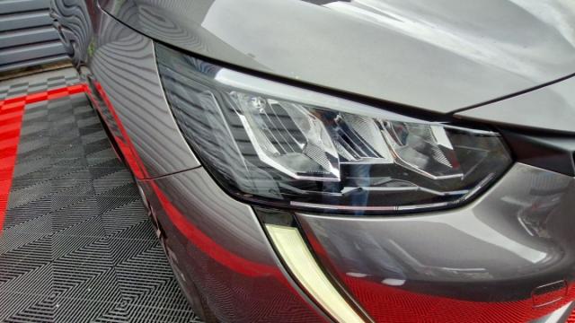 Peugeot 208 image 8