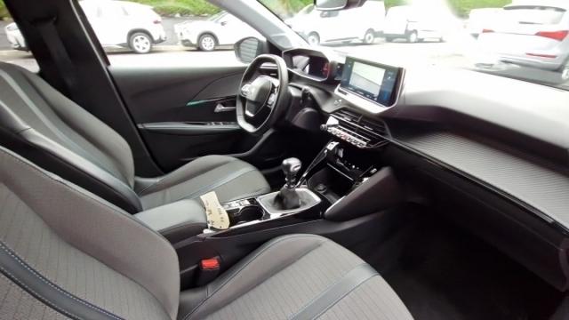 Peugeot 208 image 7