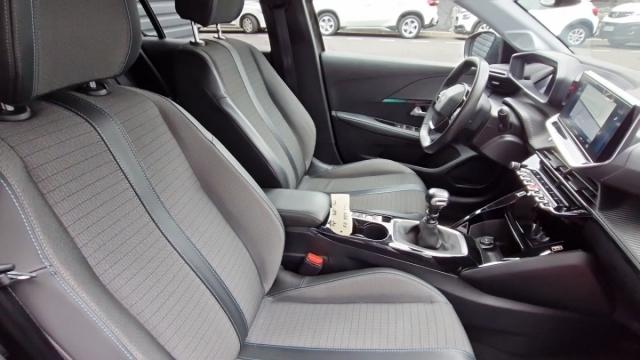 Peugeot 208 image 5