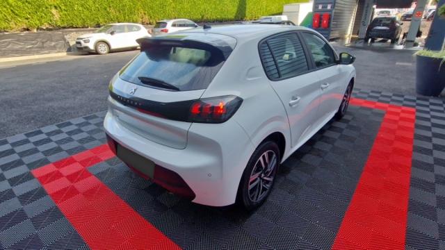 Peugeot 208 image 2