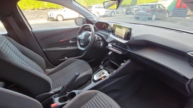 Peugeot 208 image 3