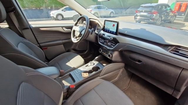 Ford Kuga image 7