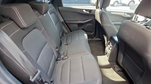Ford Kuga image 8