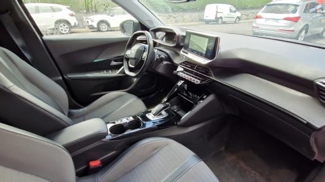 Peugeot 2008 image 8