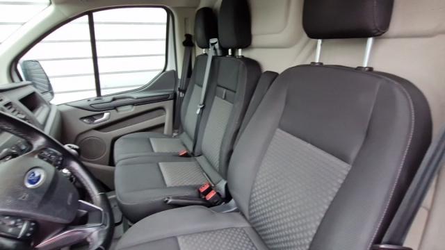 Ford Transit Custom image 4