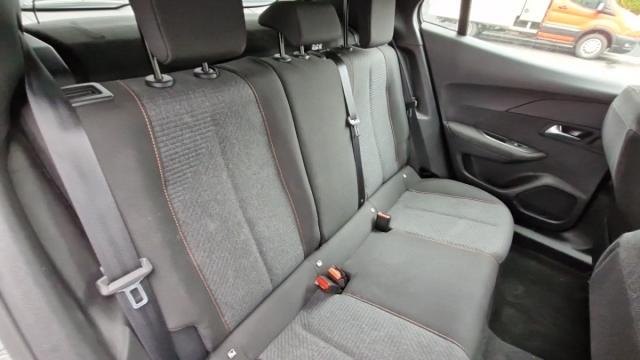 Peugeot 2008 image 7