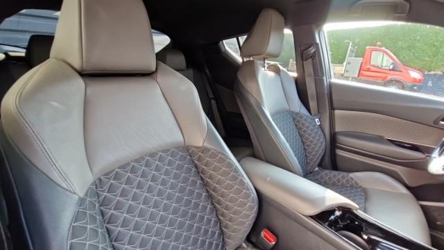 Toyota C-Hr image 2