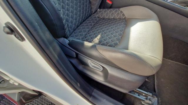 Toyota C-Hr image 5