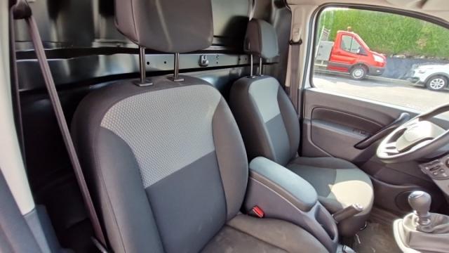 Renault Kangoo Express image 2