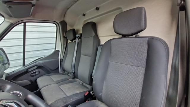 Renault Master image 2