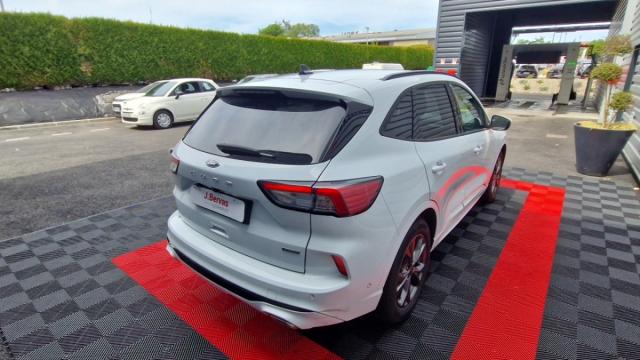 Ford Kuga image 6