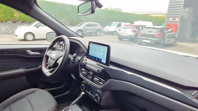 Ford Kuga image 3