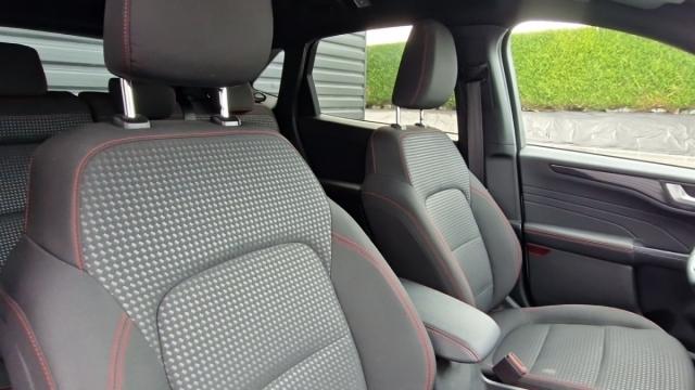 Ford Kuga image 4