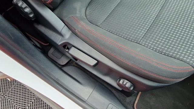 Ford Kuga image 1