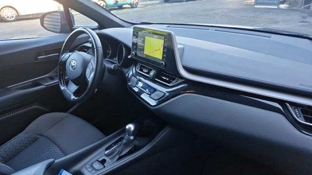 Toyota C-Hr image 2