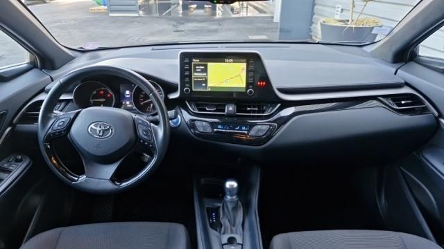 Toyota C-Hr image 5