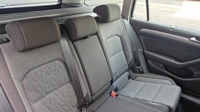 Volkswagen Passat Sw image 2
