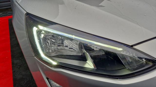 Ford Focus image 7