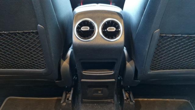 Mercedes Benz Gla image 9