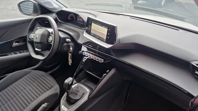 Peugeot 208 image 2