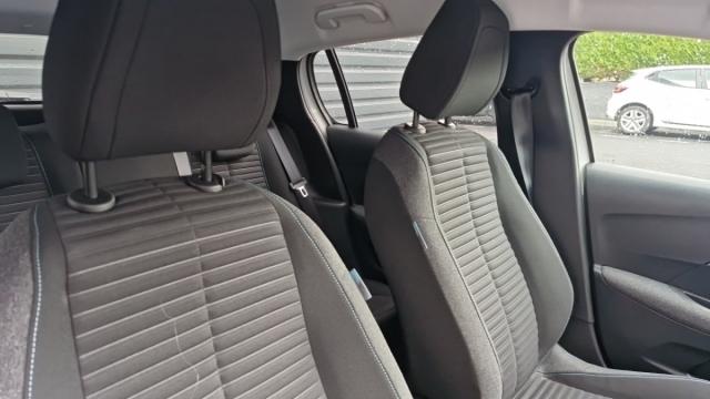Peugeot 208 image 3