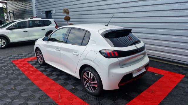 Peugeot 208 image 7