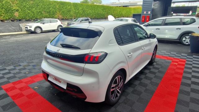 Peugeot 208 image 9