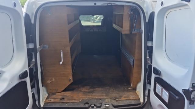 Renault Express Van image 6