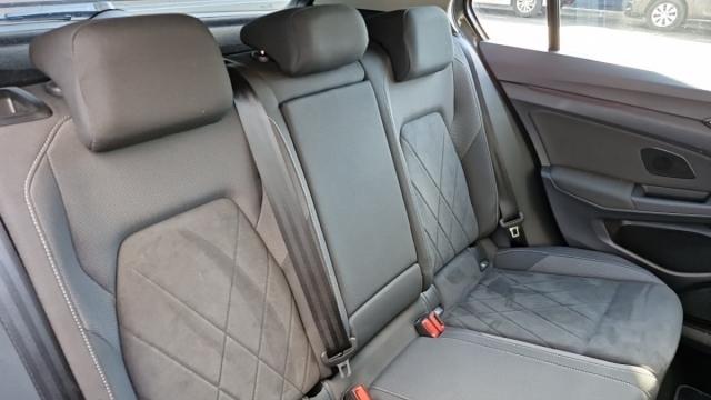 Volkswagen Golf image 8