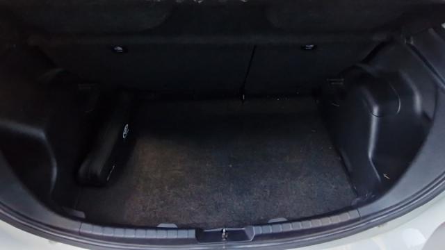 Toyota Yaris image 8