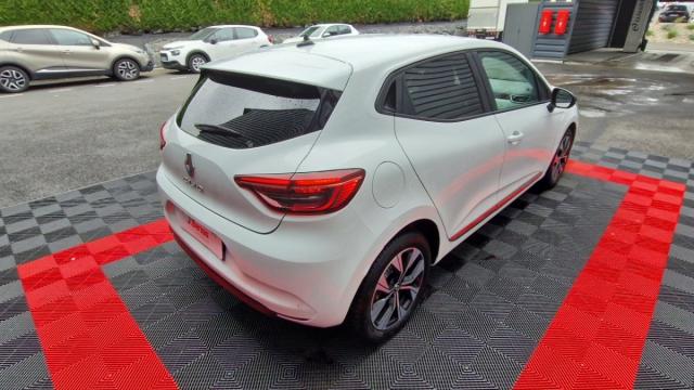Renault Clio image 8