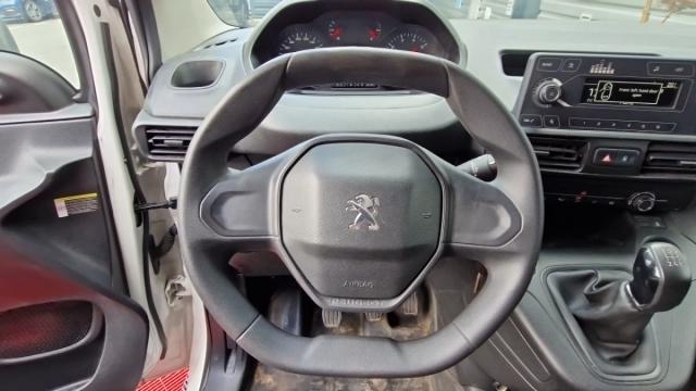 Peugeot Partner image 8