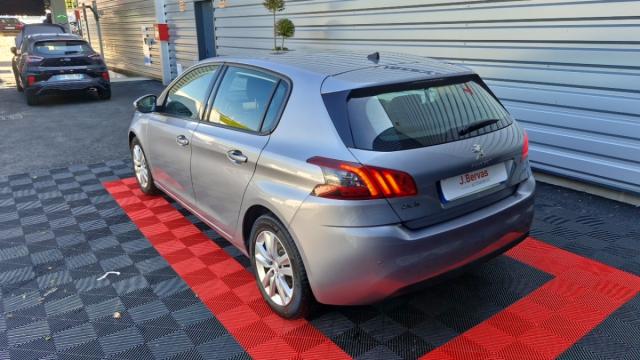 Peugeot 308 image 2
