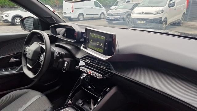 Peugeot 2008 image 8