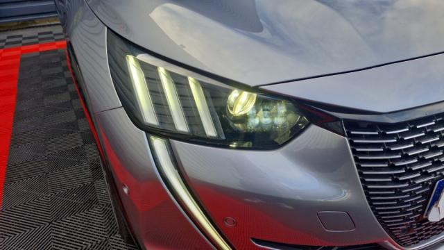 Peugeot 208 image 2