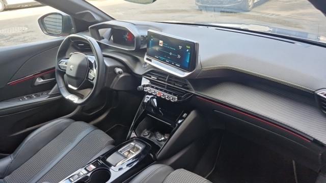Peugeot 208 image 9