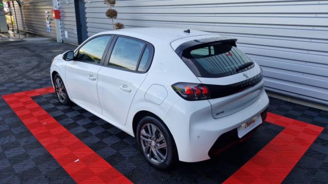 Peugeot 208 image 1