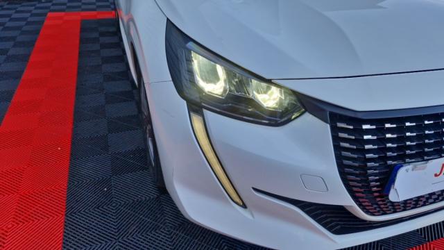 Peugeot 208 image 7