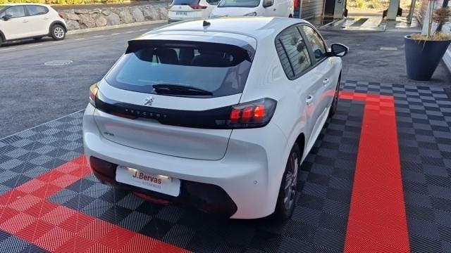 Peugeot 208 image 3
