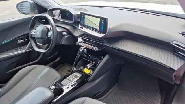 Peugeot 2008 image 3