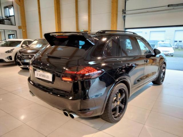 Porsche Cayenne image 2