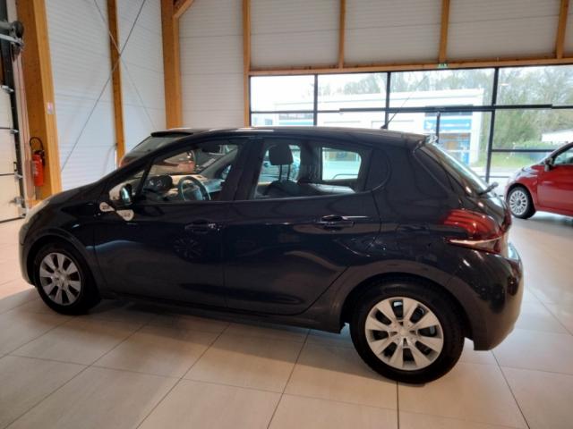 Peugeot 208 image 9
