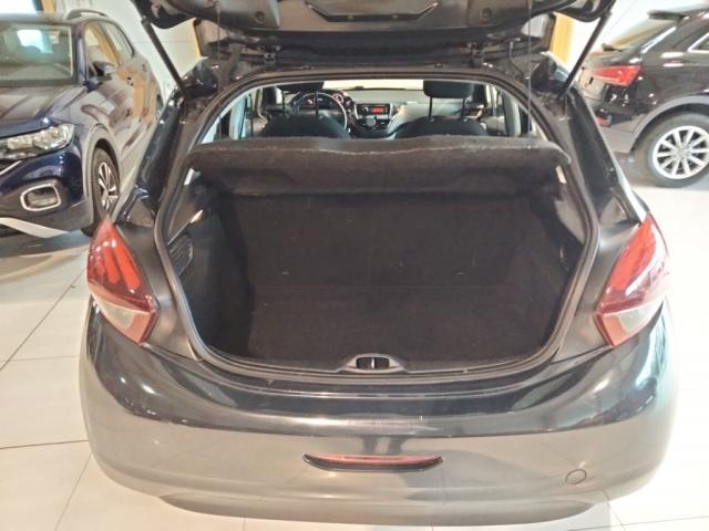 Peugeot 208 image 8